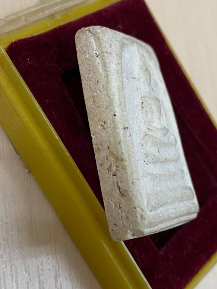 สมเด็จวัดระฆัง100ปี พิมพ์ไข่ปลาเลือน บล๊อกแรก สภาพสวยมาก เดิมๆพร้อมกล่อง