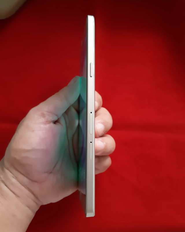 SAMSUNG Galaxy A7 (2015)สวยใสไร้ริ้วรอย พร้อมอุปกรณ์ครบชุด