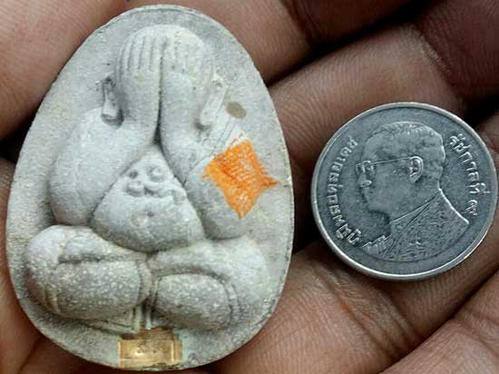 *พระปิดตามหาลาภ สารพัดดี ไตรมาส วัดบ้านคลอง ชลบุรี ปี๒๕๓๘ เนื้อผงธูป ฝังพระนาคปรกใบมะขาม*