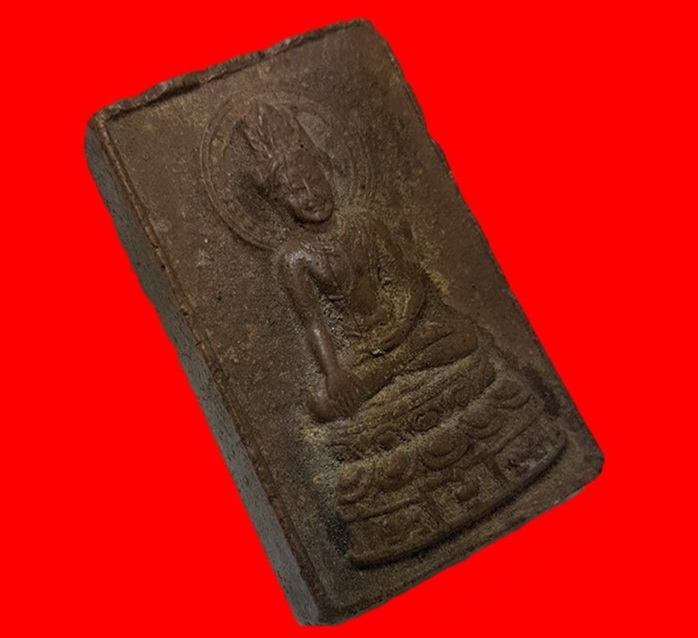 พระสมเด็จสันติสุขวัดหลวงปรีชานุกูล จ.ปราจีนบุรี ปี 2515 ปลุกเสกโดยหลวงพ่อเอียสวยๆหายากครับ