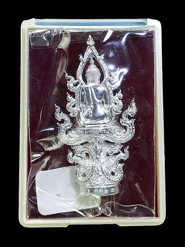 พระพุทธนิมิตรพิชิตมาร รุ่นพิชิตมาร พระอธิการใจ วัดพระยาญาติ จ.สมุทรสงคราม ปี2559 เนื้อเงิน