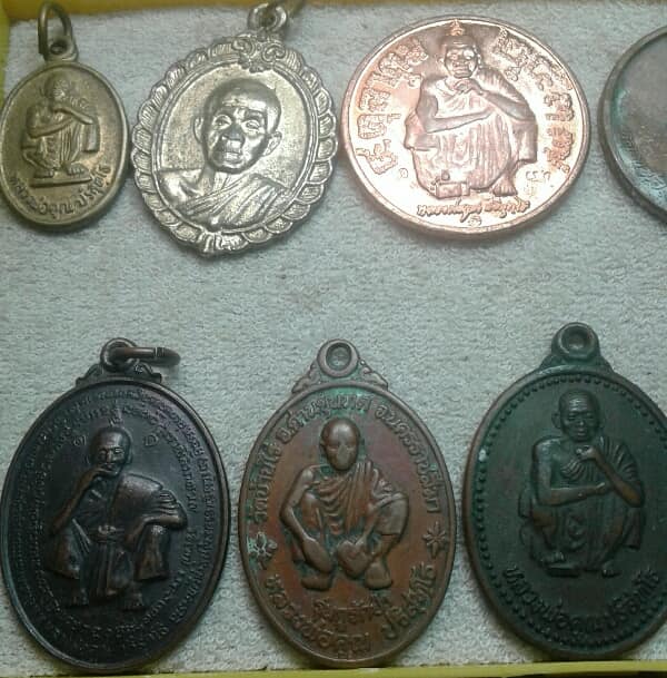 เหรียญหลวงพ่อคูณคละ จำนวน 10 เหรียญ  เคาะเดียวครับ 