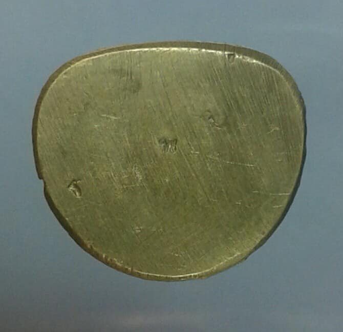 รูปหล่อหลวงพ่อเงิน ตอกโค้ต พ ที่ ก้น ไม่ทราบวัดที่สร้าง      เคาะเดียวครับ