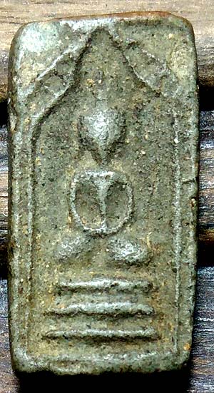 *พระผงกรุวัดนก อ่างทอง พิมพ์สามชั้น หลังยันต์*