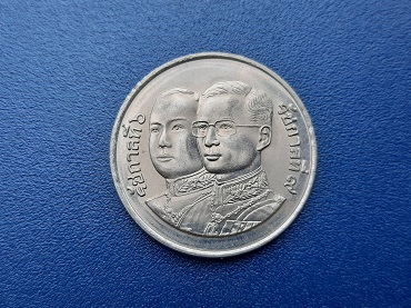 เหรียญ 10 บาท นิกเกิ้ล 72 ปี ธนาคารออมสิน ตัวติด ไม่ผ่านการใช้งาน สวยๆ