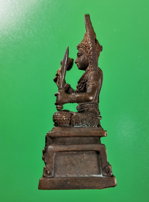 พระพฤหัสบดี จัดสร้างโดย สำนักงานส่งเสริมสวัสดิการ และสวัสดิภาพครู ปี 2557