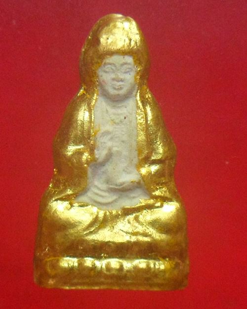 เจ้าแม่กวนอิมเนื้อผงปิดทอง วัดบวรนิเวศวิหาร สมเด็จพระญาณสังวร ทรงเมตตาอฐิษฐานจิตปี35 องค์ที่9