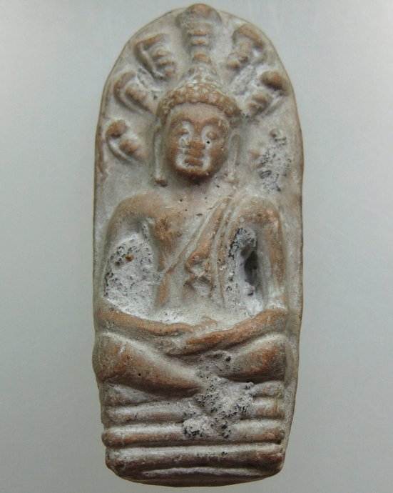 พระนาคปรกเนื้อดินองค์ใหญ่