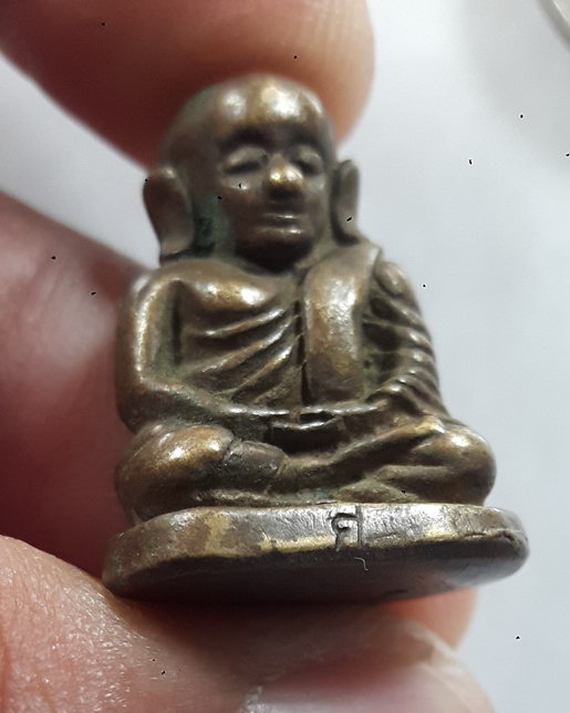 " รูปหล่อ หลวงพ่อเงิน วัดบางคลาน ตอกโค๊ต ศ ไม่ทราบที่สวยๆครับ "