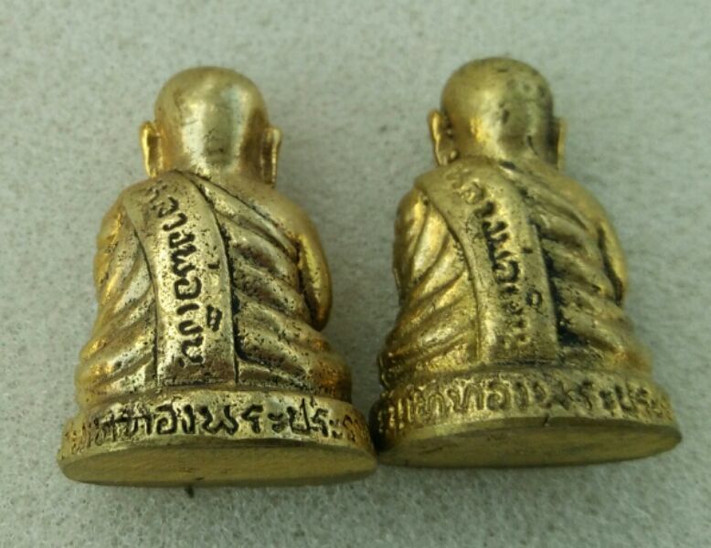 หลวงพ่อเงิน รุ่นสร้างโบสถ์ วัดศรีมงคล ปี54สวยๆพร้อมกล่องครับ