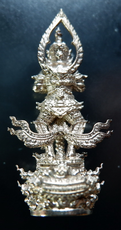 รูปหล่อท้าวเวสสุวรรณ หลวงพ่อสนั่น วัดนารายณ์ทรงธรรม จ.ลพบุรี รุ่น ธเนศวรจอมราชันย์ เนื้ออัลปาก้า