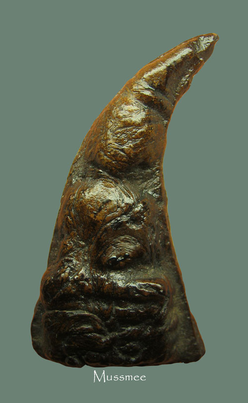 พระผงว่านจำปาสัก (เกศเอียง) ของดีที่คนยุคเก่าเชื่อถือในพุทธคุณครับ ### เคาะเดียว ###