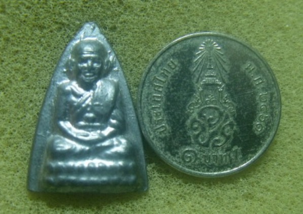 **วัดใจ**หลวงปู่ทวด หลังเตารีดเล็ก เนื้อตะปูสังฆวานร วัดพระธาตุฯ ปี๒๕๓๙**ขุนพันธ์เจ้าพิธี อ.นอง เสก