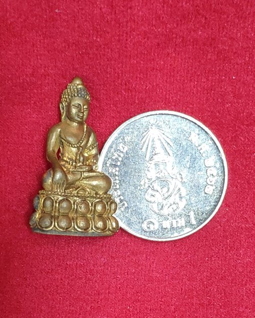 พระชัยวัฒน์ตั๊กม้อเนื้อนวะ ใต้ฐานตอกโค๊ต วัดกวงซิ่ว เมืองกวงโจว มณฑลกวางตุ้ง สาธารณรัฐประชาชนจีน