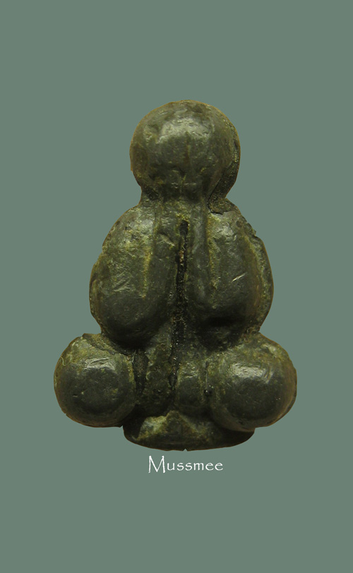 พระปิดตาเนื้อตะกั่วจุ่มรัก 2 หน้า (พิมพ์มาตรฐาน) หลวงพ่อเดิม วัดหนองโพ พระสวยยยยย 