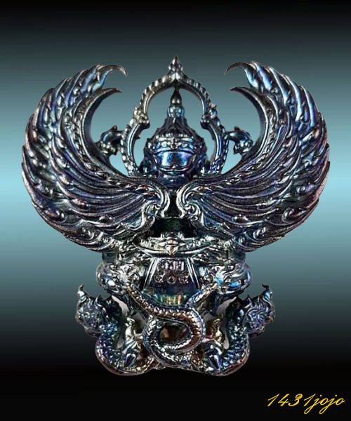 พญาครุฑหยุดนาค รุ่น รวยล้นฟ้า หลวงพ่อชม วัดโปรดสัตว์ (อยุธยา) (ขนาดของครุฑ 4x3.5ซม.) เนื้อทองแดงผิว