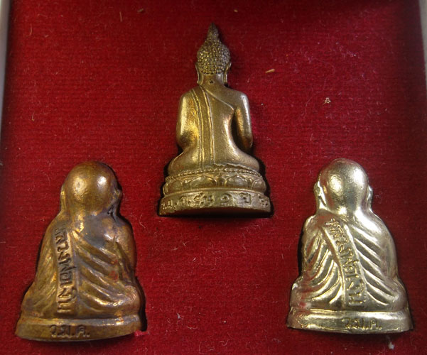 รูปหล่อปั๊ม หลวงพ่อพระพุทธมงคล หลวงพ่อเงิน บางคลาน ชุดกรรมการพิเศษ รุ่นบูรณะศาลาการเปรียญ ออกวัดมงคล