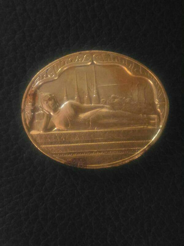 เหรียญพระปางไสยาสน์ หลัง ภปร. 5รอบ เคาะเดียว