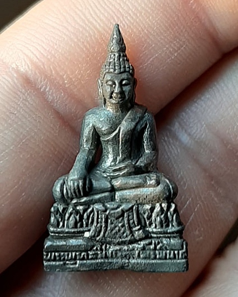 #20บาท# รูปหล่อพระพุทธ ที่ระลึกงานผูกพัทธสีมา วัดนันทวัน จ.ชลบุรี ปี51