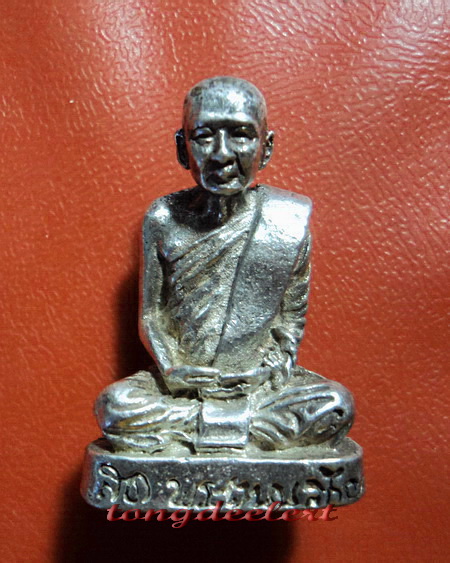 รูปหล่อสมเด็จพระญาณสังวร สมเด็จพระสังฆราช เนื้อเงิน พิมพ์ใหญ่ สวยมากค่ะ