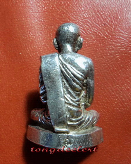 รูปหล่อสมเด็จพระญาณสังวร สมเด็จพระสังฆราช เนื้อเงิน พิมพ์ใหญ่ สวยมากค่ะ