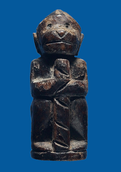  ลิงไม้แกะ หลวงพ่อดิ่ง วัดบางวัว จ.ฉะเชิงเทรา