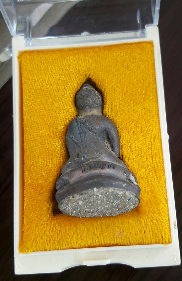 หลวงพ่อคูณ กริ่งชินบัญชร คุณพระเทพวิทยาคม เนื้อนวะ หล่อนำฤกษ์ในพิธีผสมชนวนหลวงปู่ทิม นิยมมากรุ่นนี้