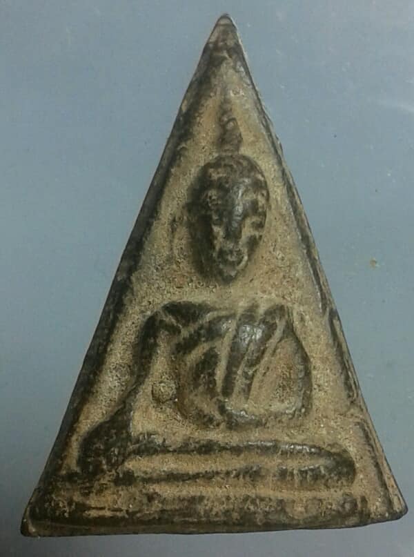 พระเนื้อผงใบลานหลังยันต์ ไม่ทราบที่ เคาะเดียวครับ