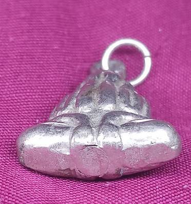 พระปิดตาหมาอุตถ์เนื้ออัลปาก้า อุดกริ่ง หลวงพ่อกวย วัดโฆษิตาราม จ.ชัยนาท