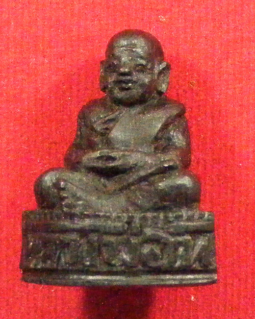 ไม้มงคลแกะรูปหล่อ หลวงพ่อทวด