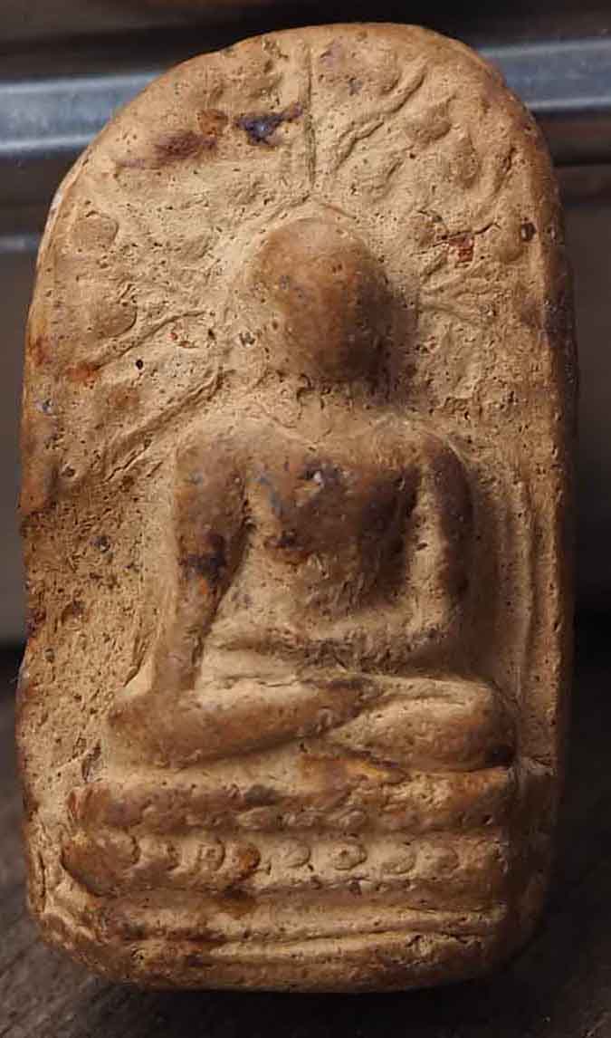 พระคงกรุเก่า ฟอร์มตรงสวย พระแท้ 1300 ปีเป็นอย่างน้อยหายากครับท่าน บิ่นเดิมจากกรุครับท่าน