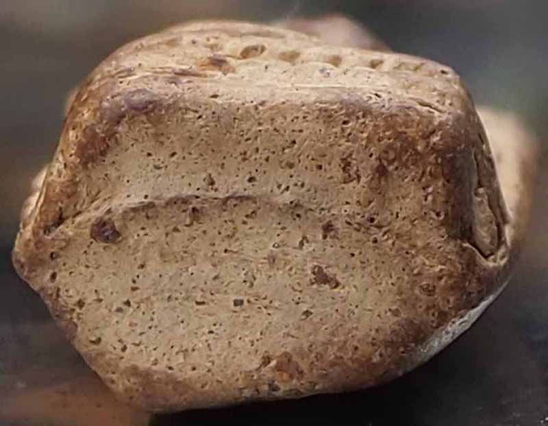 พระคงกรุเก่า ฟอร์มตรงสวย พระแท้ 1300 ปีเป็นอย่างน้อยหายากครับท่าน บิ่นเดิมจากกรุครับท่าน