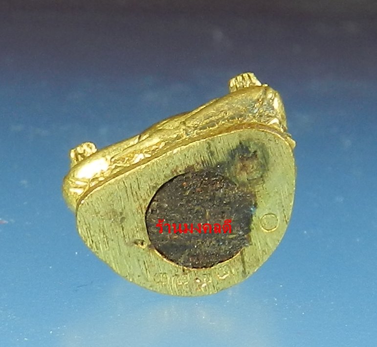 พระสังกัจจายน์ รุ่นรับทรัพย์ 54 หลวงพ่อสาคร พิมพ์มีฐาน เนื้อทองเหลือง กะไหล่ทอง ก้นอุดผง เลขสวย 2973