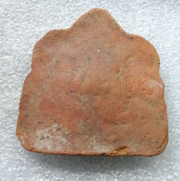 พระเนื้อดิน3องค์ลงกรุครับ