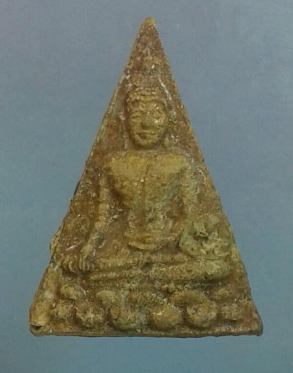 พระเนื้อผงหลังยันต์ ไม่ทราบวัดที่สร้าง เคาะเดียวครับ