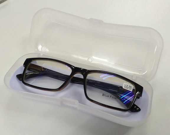แว่นสายตายาว ตัดแสงสีฟ้า Blue Filter จากญี่ปุ่น ดีไซน์สวย ของใหม่ครับ เฟรมทูโทน/ขาสปริง น้ำหนักเบา