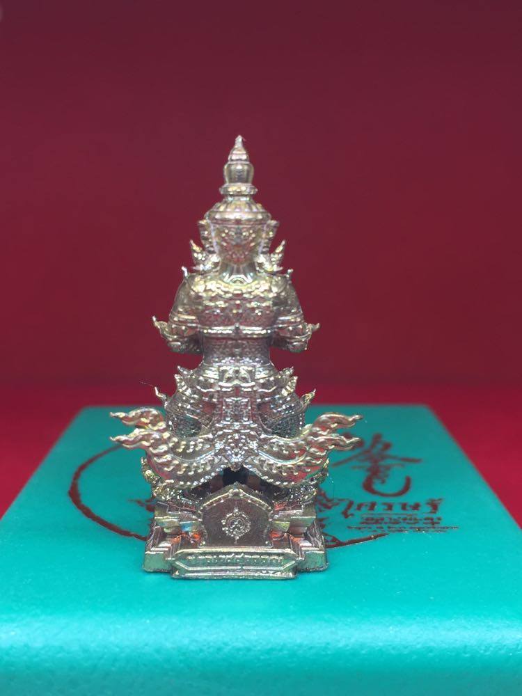 ท้าวเวสสุวรรณ "เศรษฐีเขลางค์นคร สมปรารถนาบรมสุข" เนื้อบรอนซ์อิตาลี วัดจุฬามณี