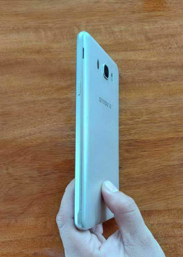 samsung galaxy j7 2016 อุปกรณ์ครบชุด