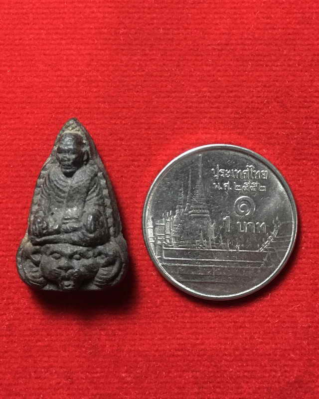 พระเนื้อว่านหลวงปู่ทวดไกรรุ่นแรก วัดลำพระยา จังหวัดยะลา ปี พ.ศ.2505 พิมพ์เล็ก