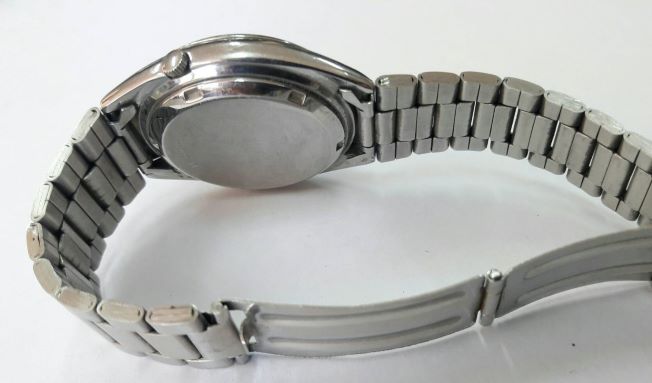 นาฬิกา Seiko เครื่องออโต้ ตัวเลขไทย เคาะเเรก