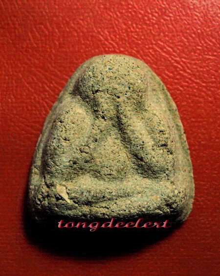 พระปิดตา หลวงพ่อเล็ก วัดสันติคิรีศรีบรมธาตุ(วัดเขาดิน) จ.กาญจนบุรี มีเส้นเกศา หายากค่ะ