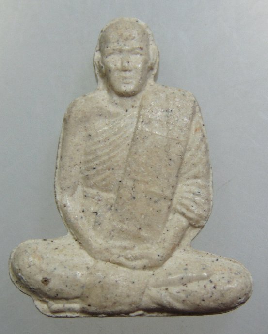 ๒๐ พระผงหลวงปู่ขาว วัดหลักสี่
