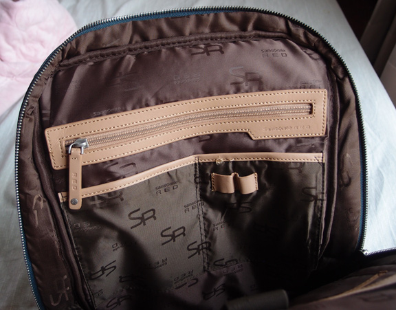 กระเป๋า SAMSONITE ของแท้ ดีไซน์สวยทั้งด้านนอกและด้านใน