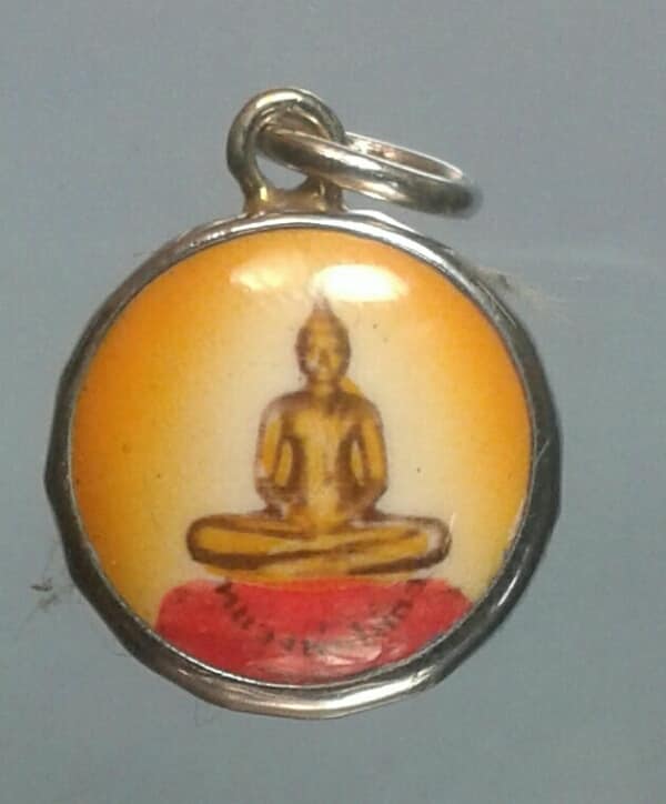 ล๊อกเก็ตหลวงพ่อโสธร วัดโสธรวรารามวรวิหาร +กล่อง เคาะเดียวครับ