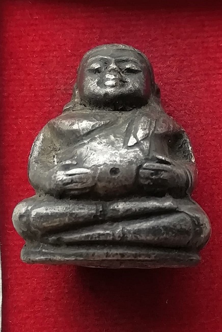 พระสังกัจจายน์เนื้อดิน หลวงพ่อกวย วัดโฆสิตาราม ไม่มีกริ่ง หุ้มเงิน