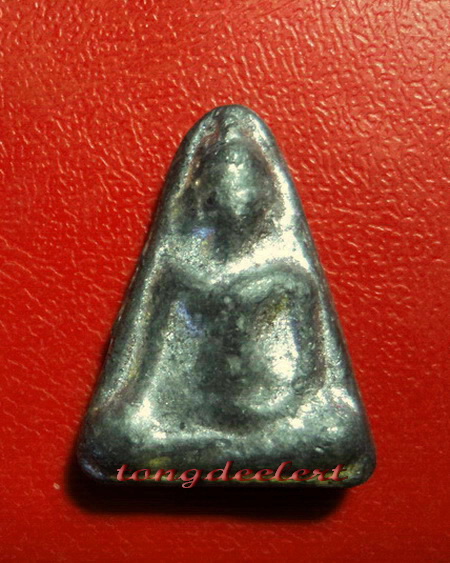 พระนางพญา วัดโคนอน หลวงปู่โต๊ะ วัดประดู่ฉิมพลีร่วมปลุกเสก ปี 2515 ค่ะ