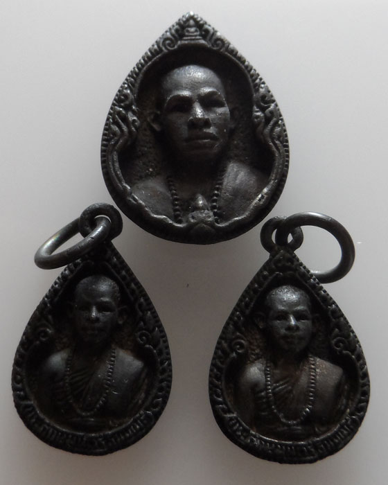 (250฿) เหรียญหล่อ ครูบามนตรี วัดพระธาตุสุโทนฯ (๓เหรียญ)