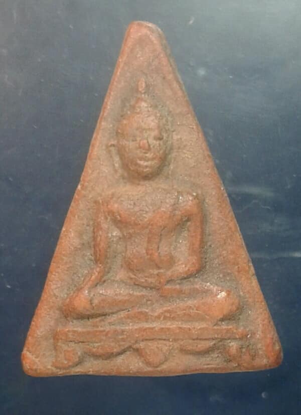 พระนางพญาเนื้อดิน  ไม่ทราบที่   เคาะเดียวครับ