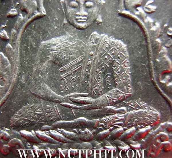 เหรียญพระแก้วมรกตรุ่นแรก 2475 เนื้อเงินบล็อกสุวรรณประดิษฐิ์+บัตรรับรองพระแท้*198