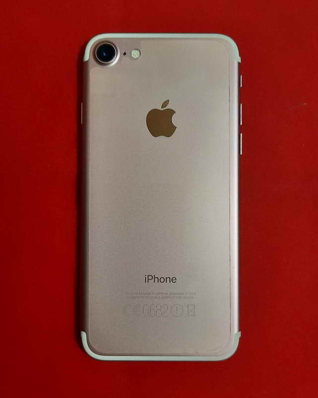 iphone 7 จุ256GB อุปกรณ์ครบพร้อมกล่องเดิมๆ